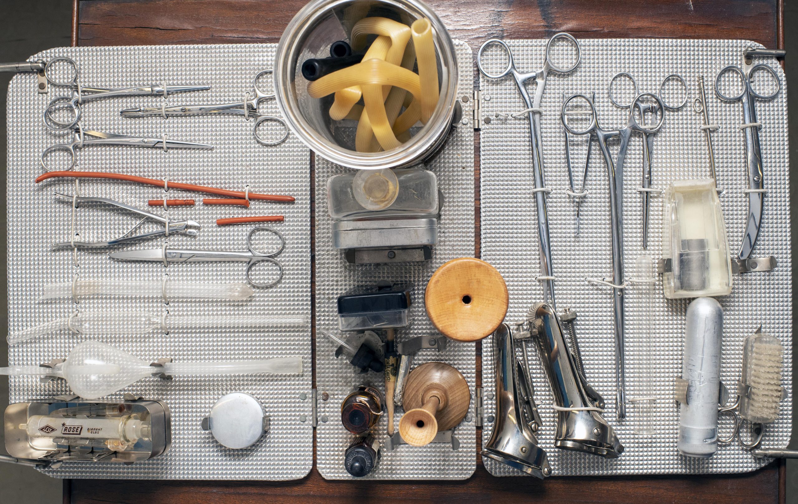 strumenti della borsa ostetrica