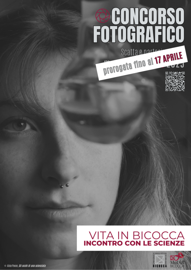 Locandina del concorso fotografico con una forto in bianco e nero di una ragazza che osserva una provetta